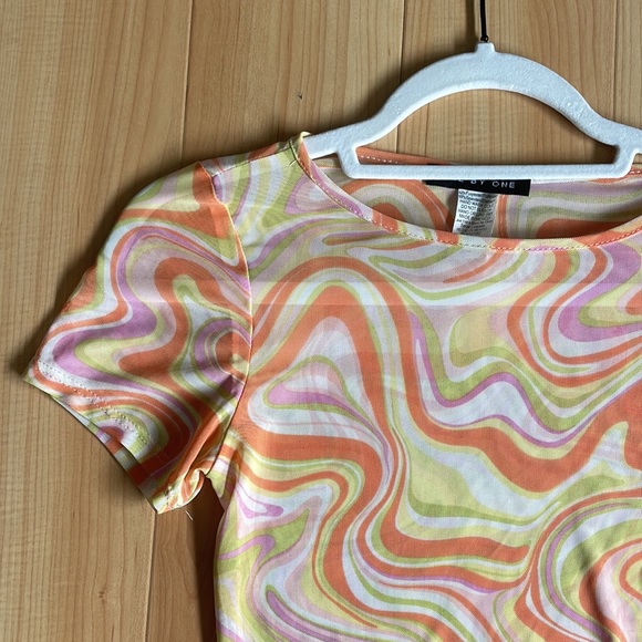 fun multi colored crop top - Picture 2 of 5